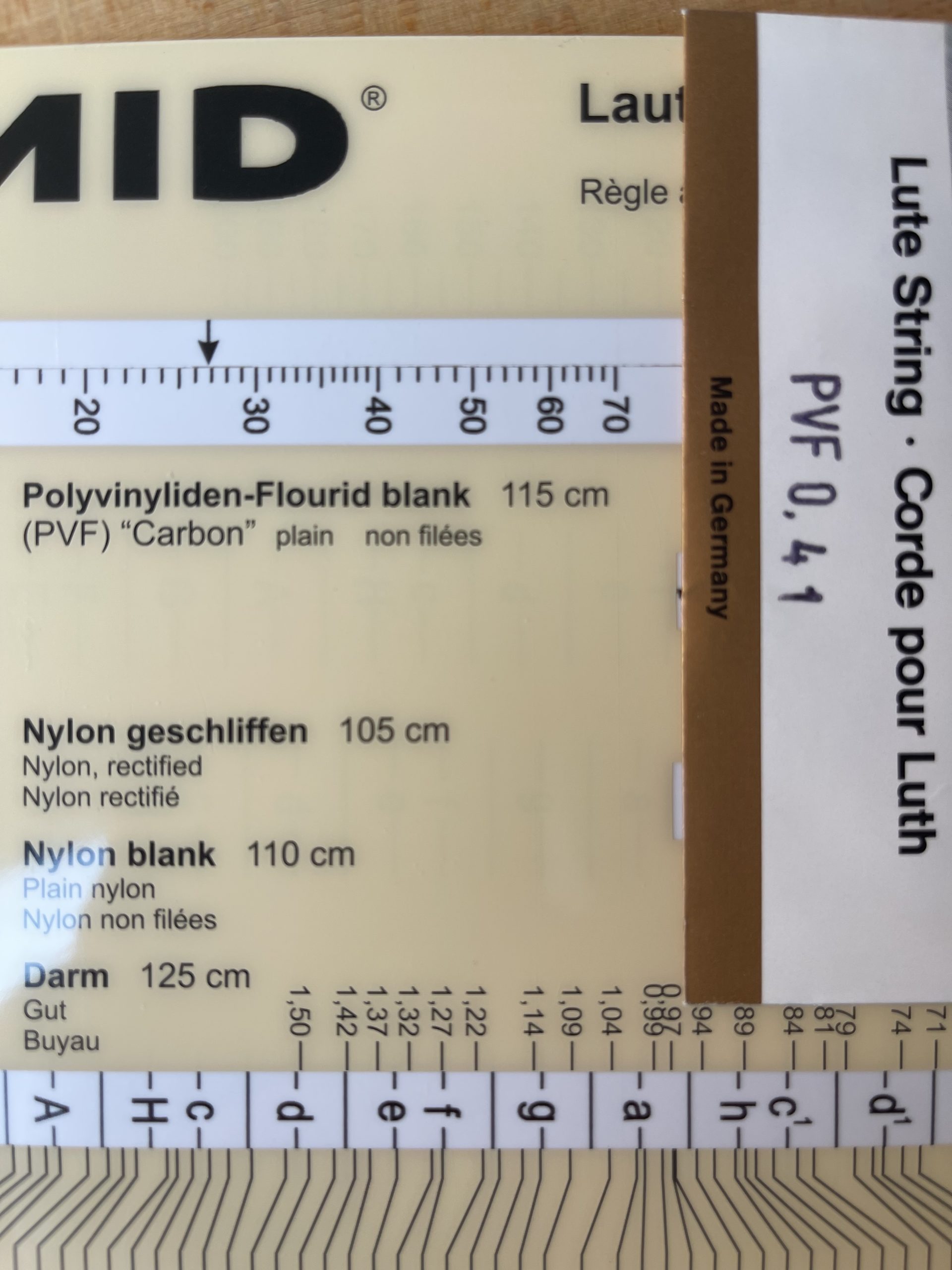 String Pyramid Chart Pyramid Lute Strings PVF plain – 115 cm – Holzenburg Verlag