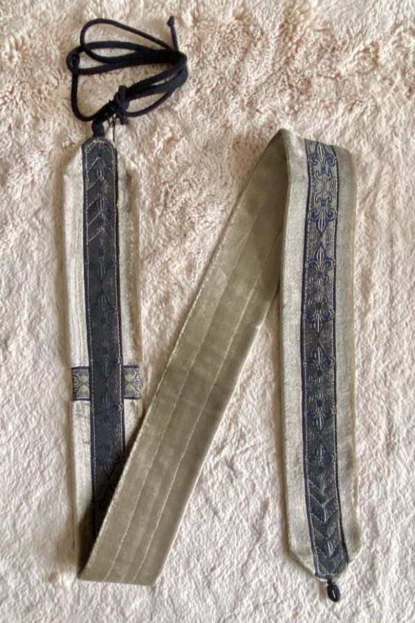 Arion Straps - for lutes, guitars / Instrumentengurt: 110 x 55 cm, silver beige / dark blue lys on mat gold