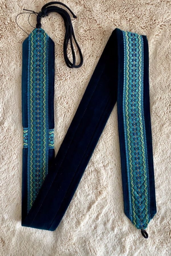 Arion Straps - for lutes, guitars / Instrumentengurt: 109 x 5,7; esmerald green / dark blue pale greenzig zag on intense blue