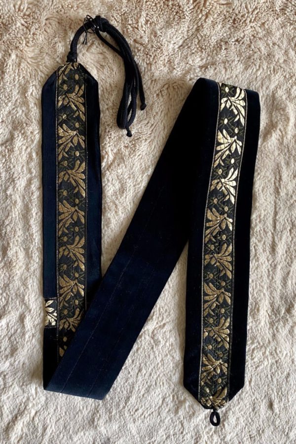 Arion Straps - for lutes, guitars / Instrumentengurt: 99 x 5.7 cm, black / dark olive green flowers and gold leafs