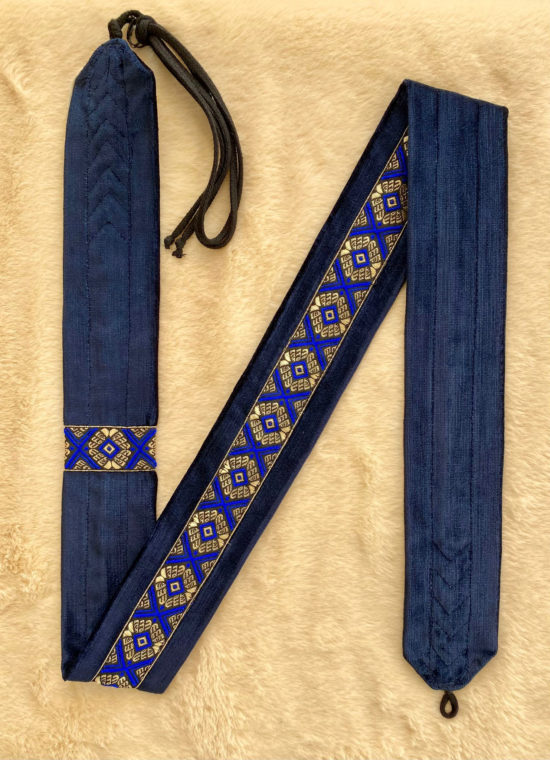 Arion Straps - for lutes, guitars / Instrumentengurt: 107 x 5,3 cm, dark blue / gold dark blue romb